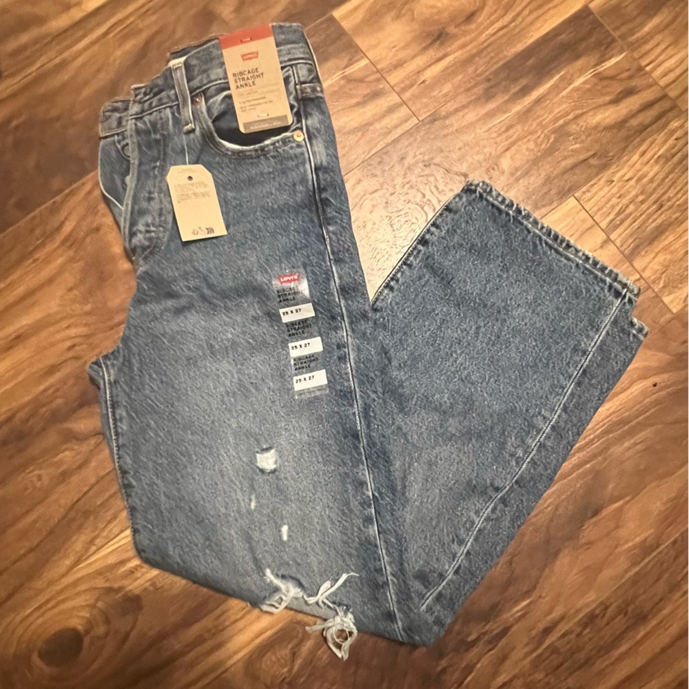Levi’s Ribcage Straight Ankle Jeans, Size 25x27 - NWT